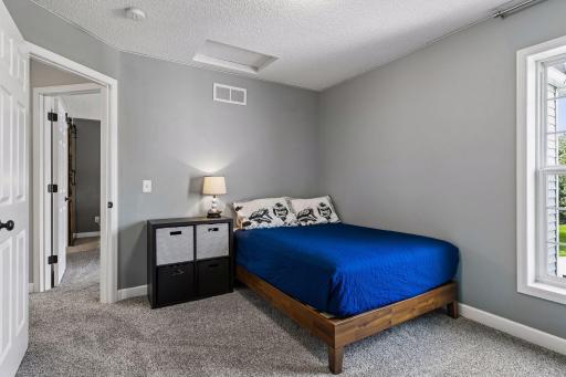 10626 Pond Curve, Woodbury, MN 55129