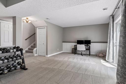 10626 Pond Curve, Woodbury, MN 55129