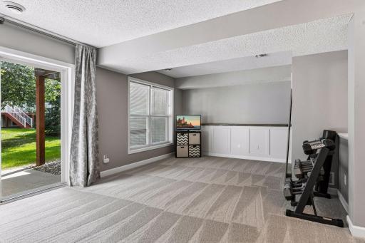 10626 Pond Curve, Woodbury, MN 55129