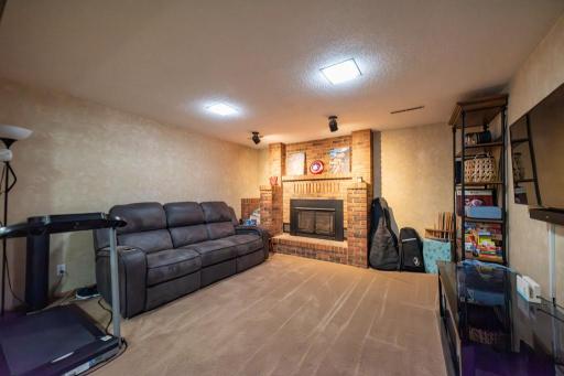 1807 25 1/2 Avenue S, Fargo, ND 58103