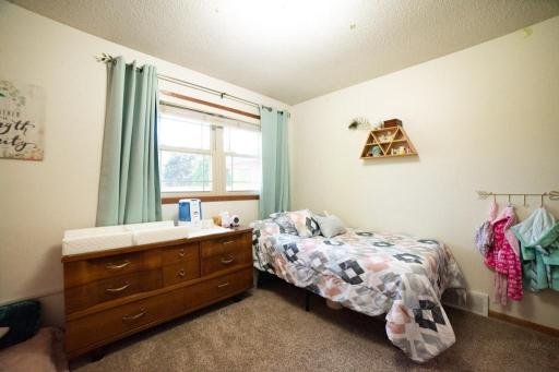 1807 25 1/2 Avenue S, Fargo, ND 58103
