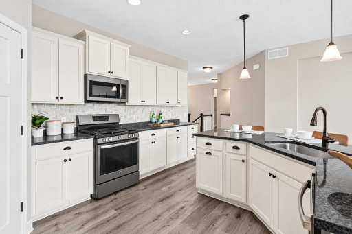 9189 Plymouth Road, Woodbury, MN 55129