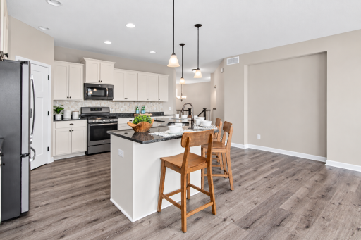 9189 Plymouth Road, Woodbury, MN 55129