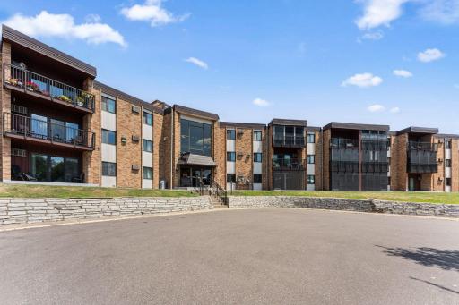 Photo for 2700 Oxford Street N, 101, Saint Paul, MN 55113 - listing #7141633 2700 Oxford Street N, 101, Saint Paul, MN 55113