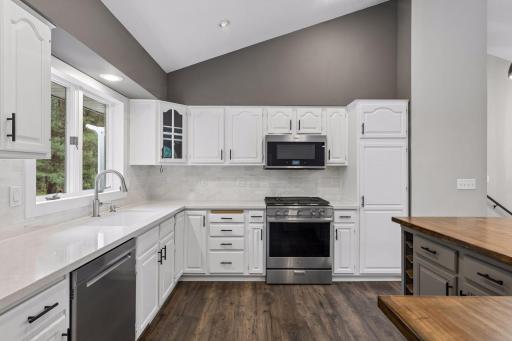 98 Quality Avenue N, Lakeland, MN 55043