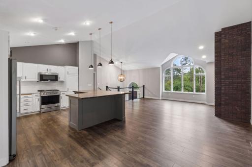 98 Quality Avenue N, Lakeland, MN 55043