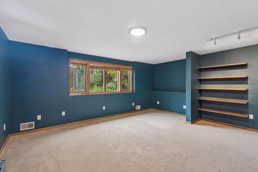 98 Quality Avenue N, Lakeland, MN 55043