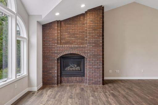 98 Quality Avenue N, Lakeland, MN 55043