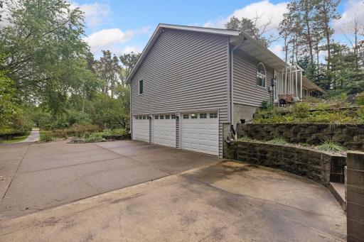 98 Quality Avenue N, Lakeland, MN 55043