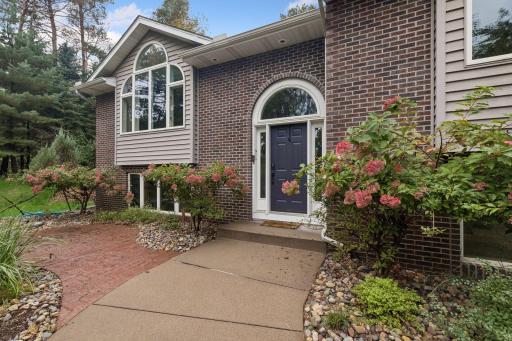 98 Quality Avenue N, Lakeland, MN 55043