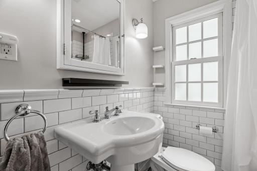 5541 Vincent Avenue S, Minneapolis, MN 55410