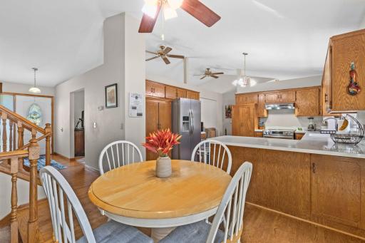 23-web-or-mls-17161 S Shore Ln-23.jpg