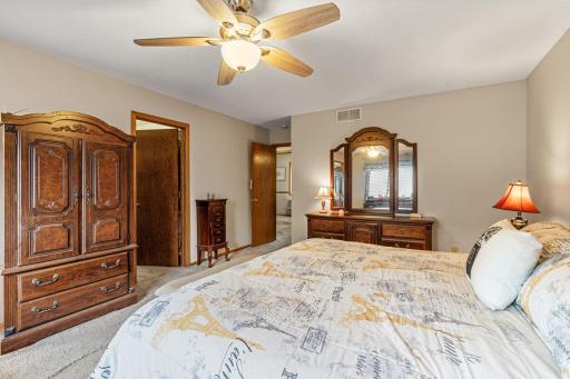43-web-or-mls-17161 S Shore Ln-43.jpg