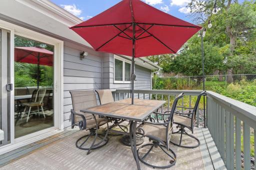 10-web-or-mls-17161 S Shore Ln-10.jpg