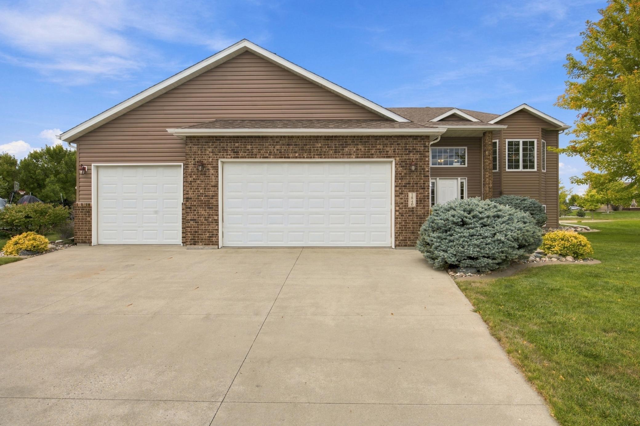 1840 35th Street Circle S, Moorhead, MN 56560