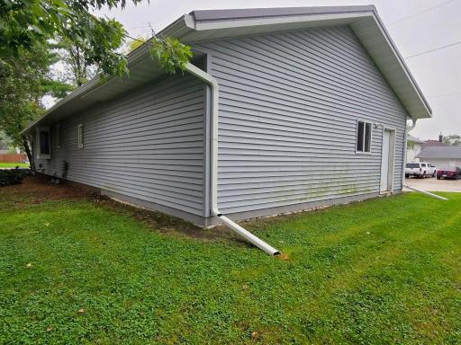 NE view of garage-