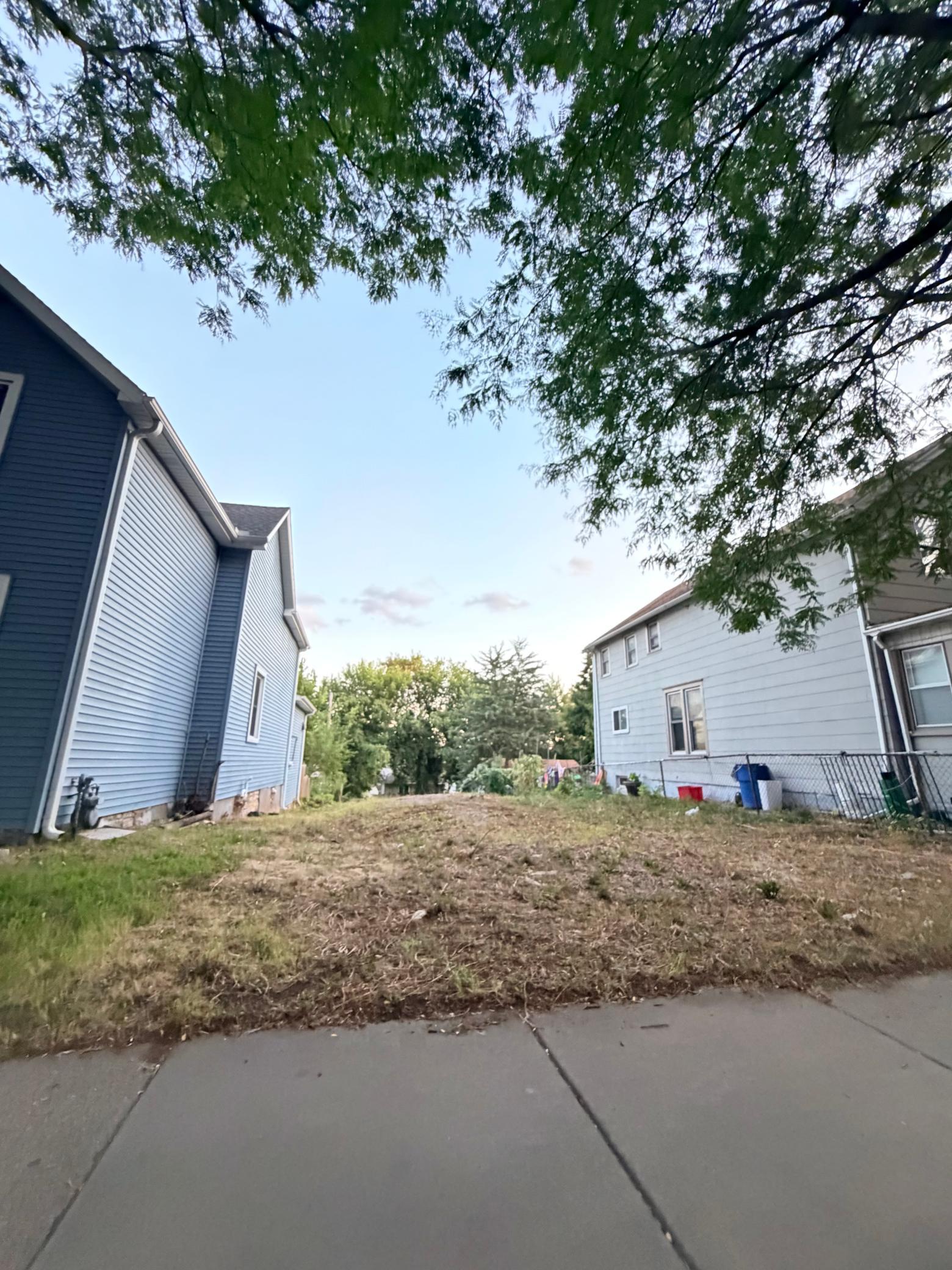 Property photo for 914 York Avenue, Saint Paul, MN 55106