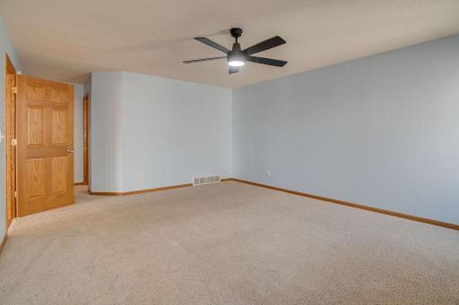 4793 HARVEST Drive S, Fargo, ND 58104