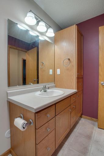 4793 HARVEST Drive S, Fargo, ND 58104