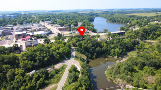 109 W Bridge Street, Redwood Falls, MN 56283