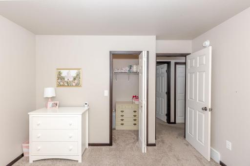 8081 GOLDFINCH Drive, Horace, ND 58047
