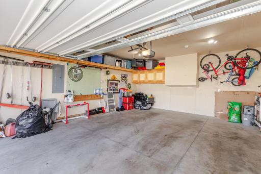 8081 GOLDFINCH Drive, Horace, ND 58047