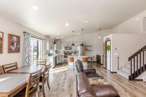 8081 GOLDFINCH Drive, Horace, ND 58047