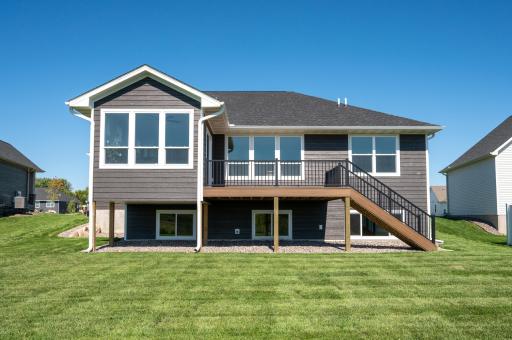 33-print-7635-ochoa-ave-ne.jpg