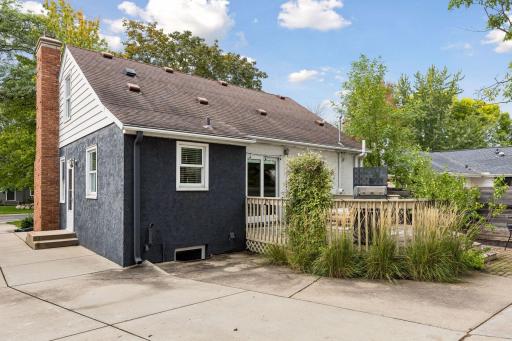 6021 Wooddale Avenue - Spacecrafting - 0039.jpg