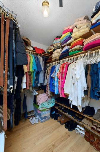 Primary walk-in Closet