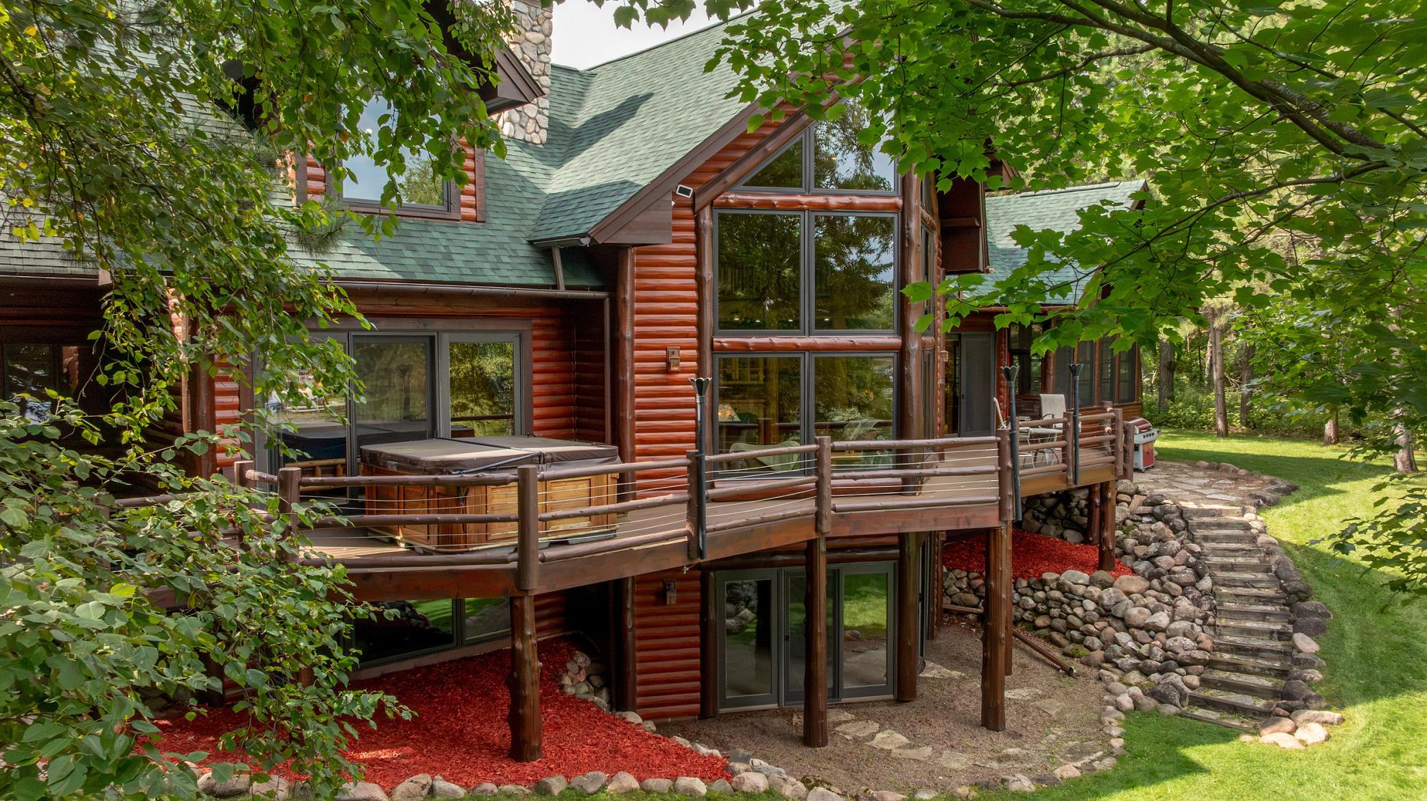 Massive Deck Lakeside
