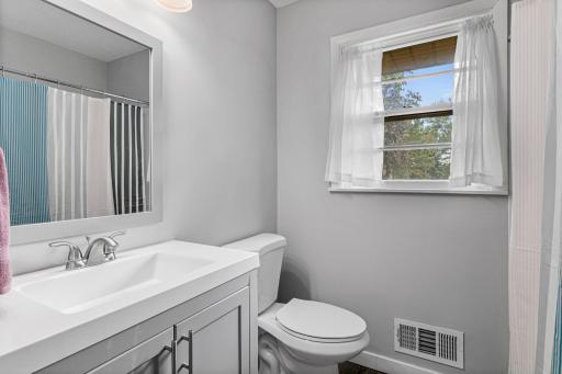 2439 53rd Street E, Inver Grove Heights, MN 55076