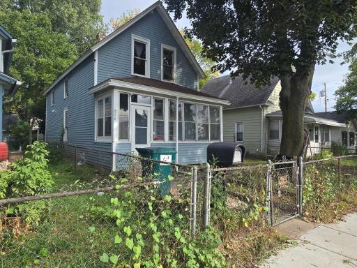 866 Duluth Street, Saint Paul, MN 55106