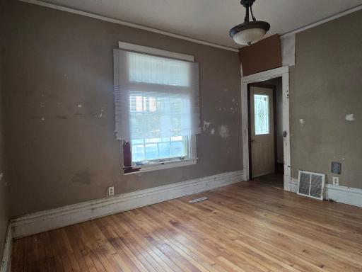 866 Duluth Street, Saint Paul, MN 55106