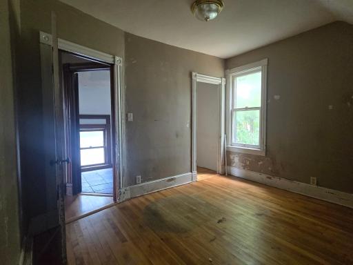 866 Duluth Street, Saint Paul, MN 55106