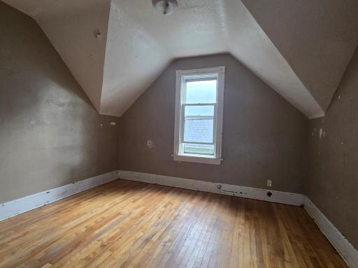 866 Duluth Street, Saint Paul, MN 55106