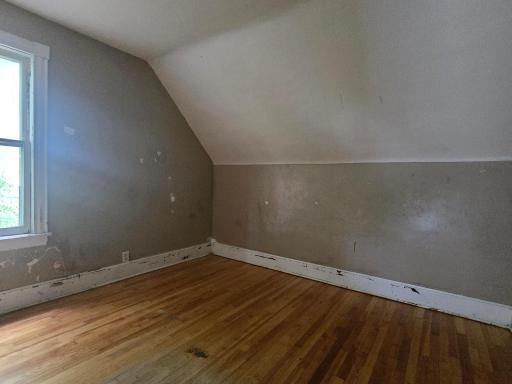 866 Duluth Street, Saint Paul, MN 55106