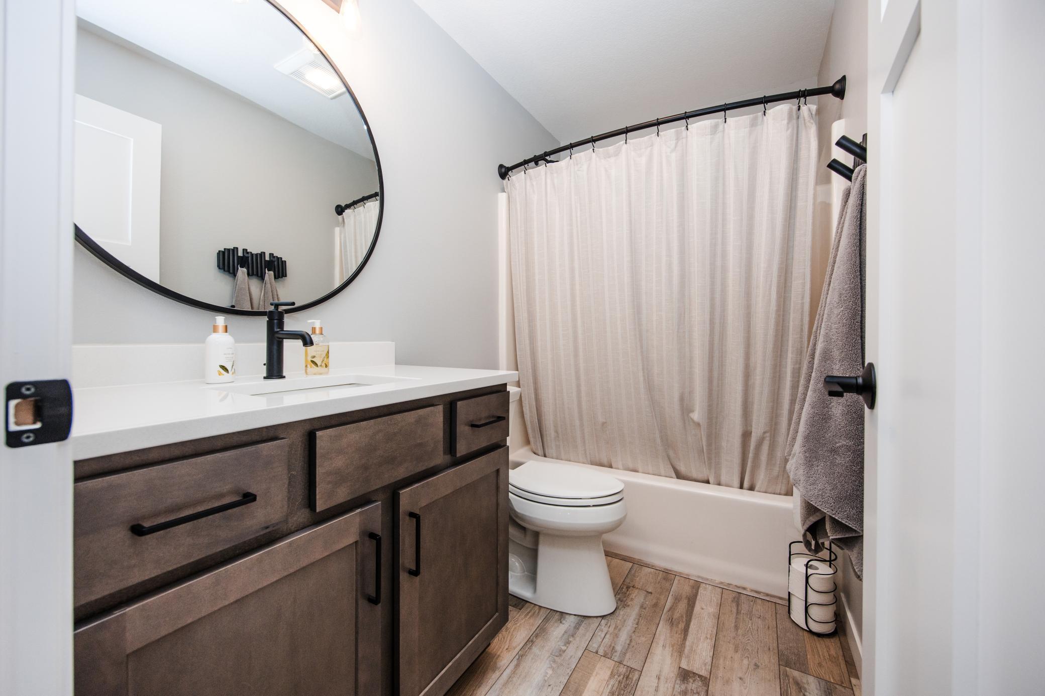Cabin Bathroom 1
