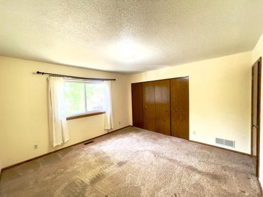 3235 Hamlet Drive, Woodbury, MN 55125