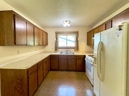 3235 Hamlet Drive, Woodbury, MN 55125