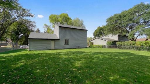 3235 Hamlet Drive, Woodbury, MN 55125
