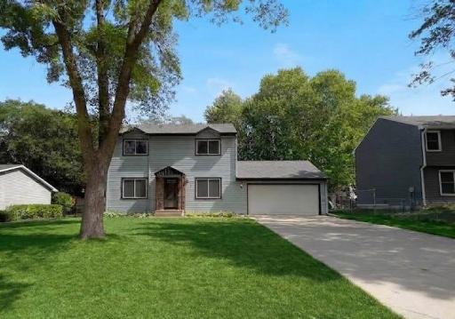 3235 Hamlet Drive, Woodbury, MN 55125