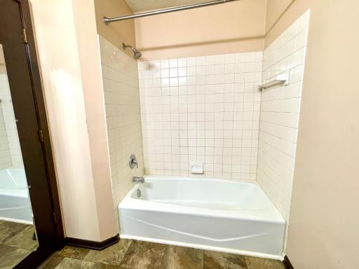 3235 Hamlet Drive, Woodbury, MN 55125