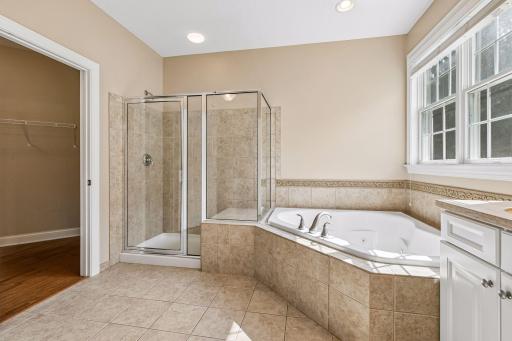 1452 Steeplechase Lane, Eagan, MN 55122