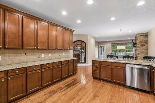 1452 Steeplechase Lane, Eagan, MN 55122