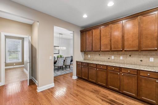 1452 Steeplechase Lane, Eagan, MN 55122