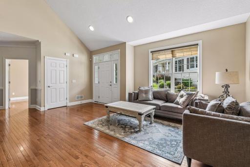 1452 Steeplechase Lane, Eagan, MN 55122