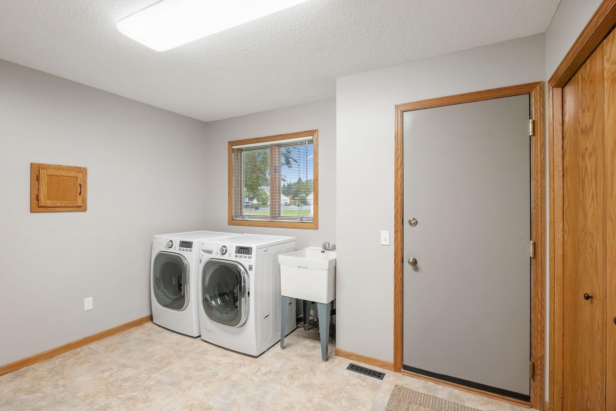 Spacious back entry/laundry room adds everyday convenience.