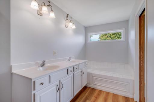Primary suite private bath