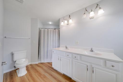 Primary suite private bath